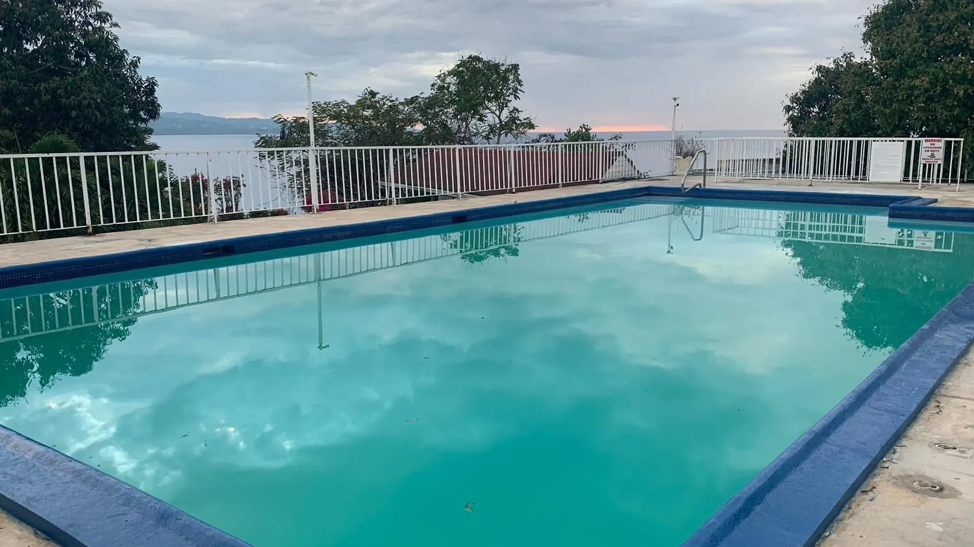 Garden Studio Montego Bay Aparthotel